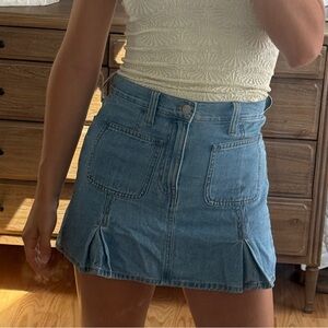 Madewell light wash pleated mini skirt
